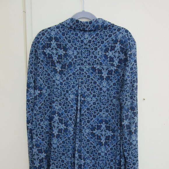 Lila Rose Long Sleeve Dress -  Button Closure and Sleeve - Classic Pattern - Picture 8 of 14